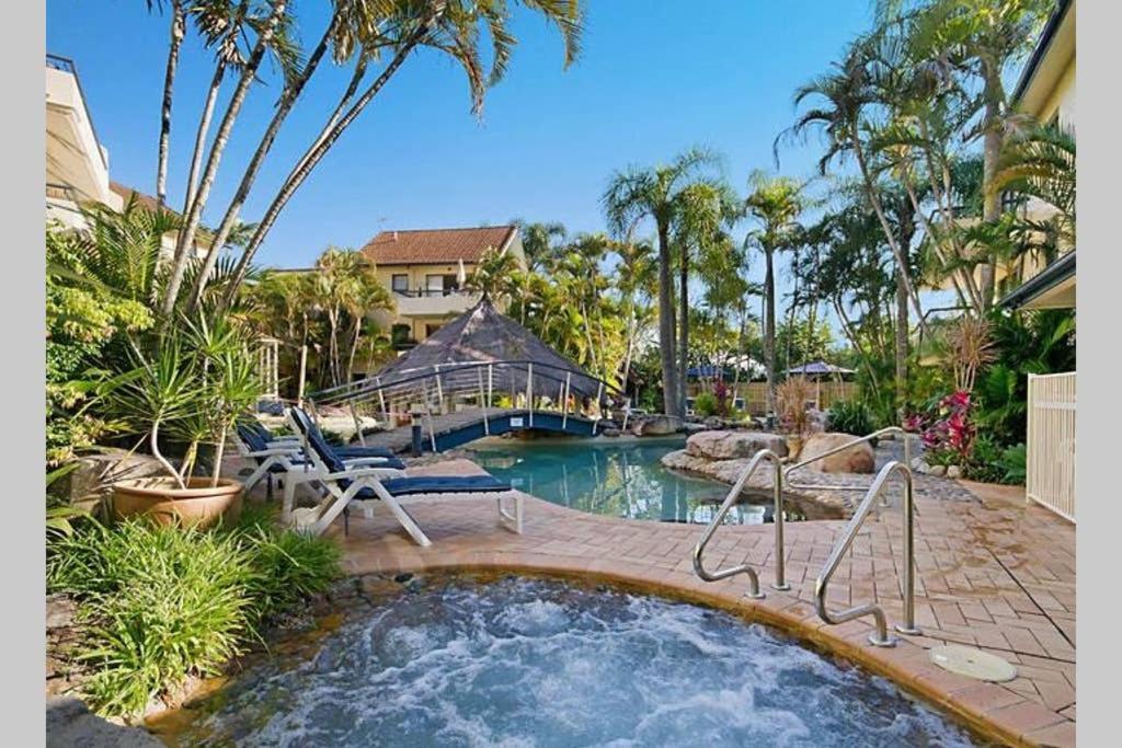 Haven On Noosa Hill - Sunset Views, Pools, Spa ภายนอก รูปภาพ