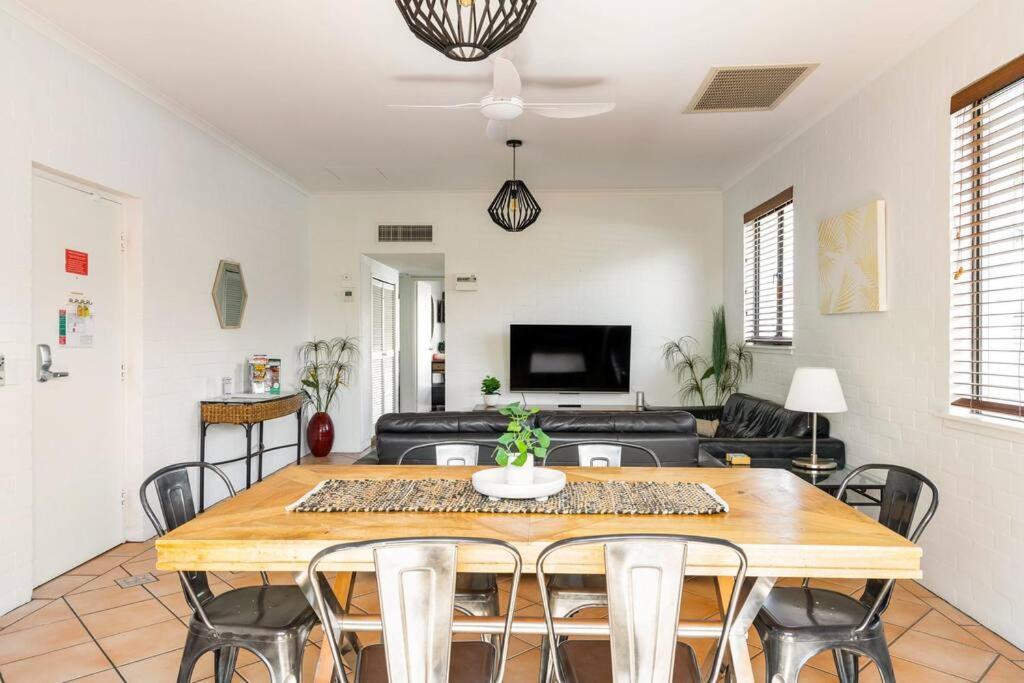 Haven On Noosa Hill - Sunset Views, Pools, Spa ภายนอก รูปภาพ